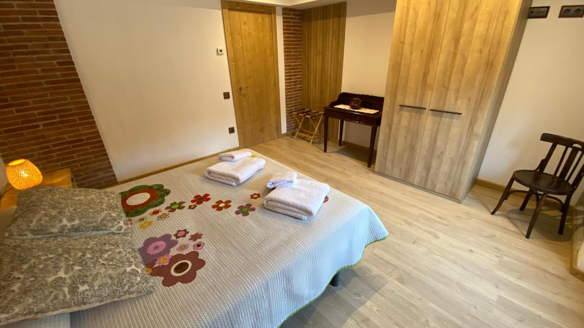 Pis Turistic De 170 M2 A La Placa Porxada De Bagá Extérieur photo